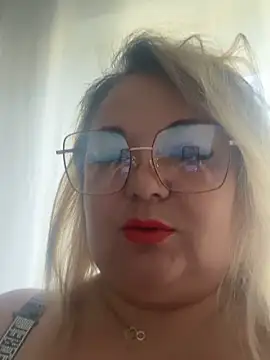 MikyVesela online show from June 2026 07:28:01 AM