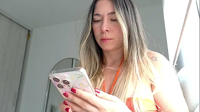  arianalzate  online show from June 2026 05:35:02 PM