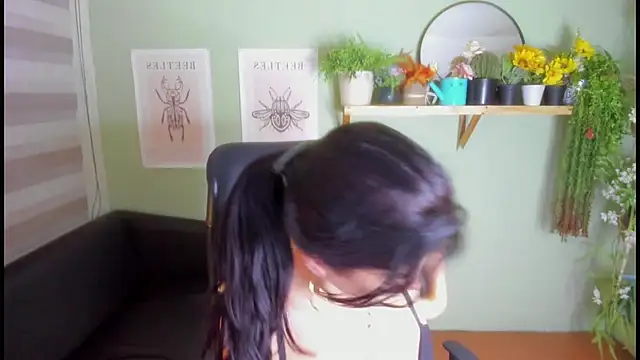 Aliiz 01 online show from December 2024 11:30:02 AM