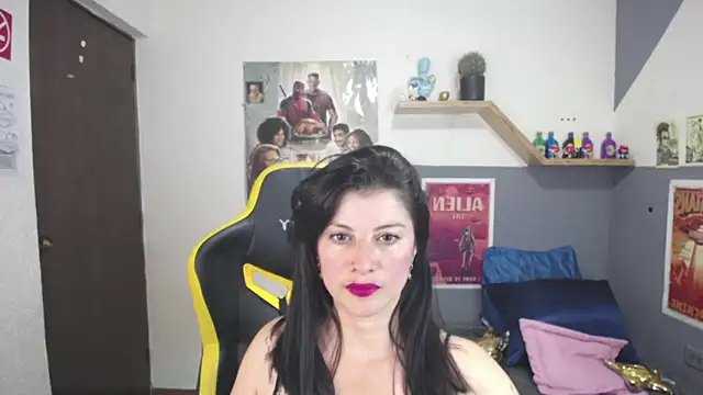 Aliiz 01 online show from June 2026 07:08:02 PM