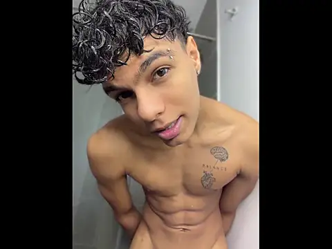 Snapshot of james_dreams_ chatting on May 2026 12:29:02 AM james dreams online show from May 2026 12:29:02 AM