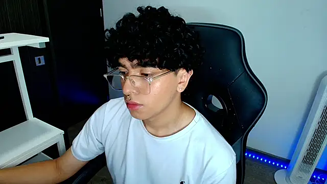  nickconnor01 online show from February 2025 10:43:01 PM