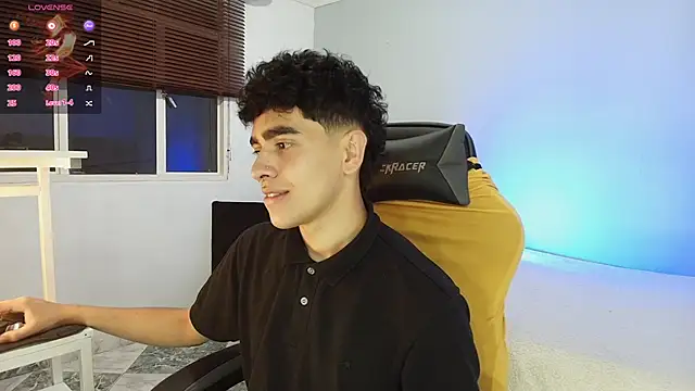  nickconnor01 online show from October 2025 04:40:01 AM