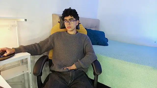  nickconnor01 online show from October 2025 06:25:01 AM