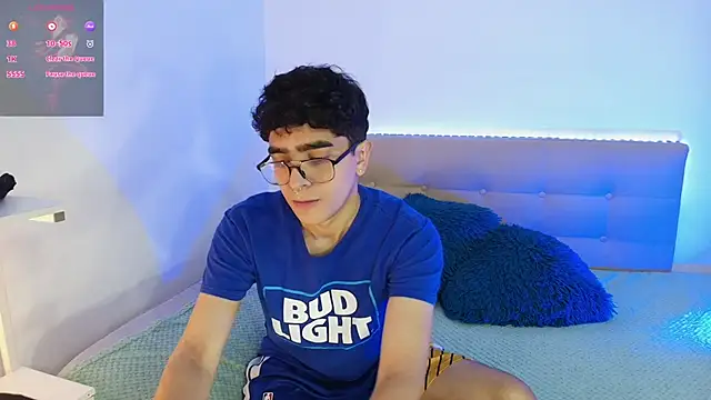  nickconnor01 online show from November 2025 12:32:01 AM