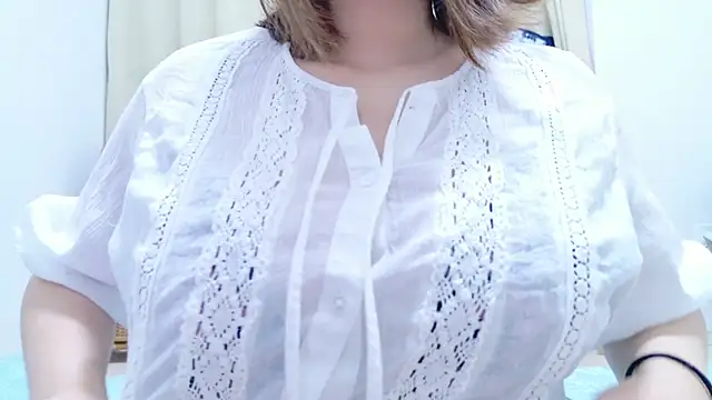 Snapshot of Megu_Melon chatting on May 2026 05:35:02 AM Megu Melon online show from May 2026 05:35:02 AM