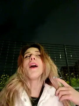 Snapshot of LeylaRosse chatting on March 2025 10:34:02 PM LeylaRosse online show from March 2025 10:34:02 PM