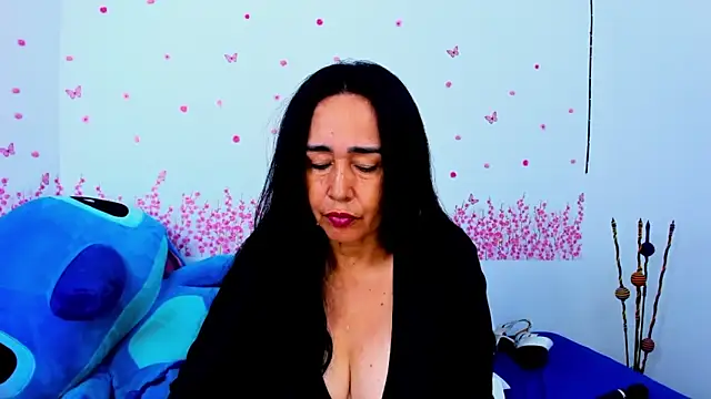 HorniestMilf online show from June 2026 07:07:01 PM