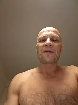 Snapshot of wedge75 chatting on April 2026 12:15:01 PM wedge75 online show from April 2026 12:15:01 PM