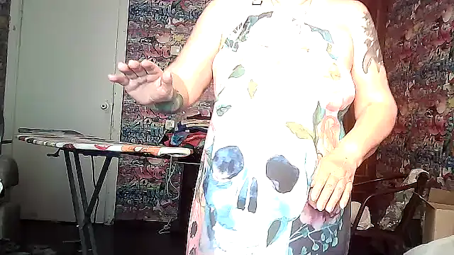 Snapshot of FantasyMichelle chatting on April 2026 07:27:01 AM FantasyMichelle online show from April 2026 07:27:01 AM