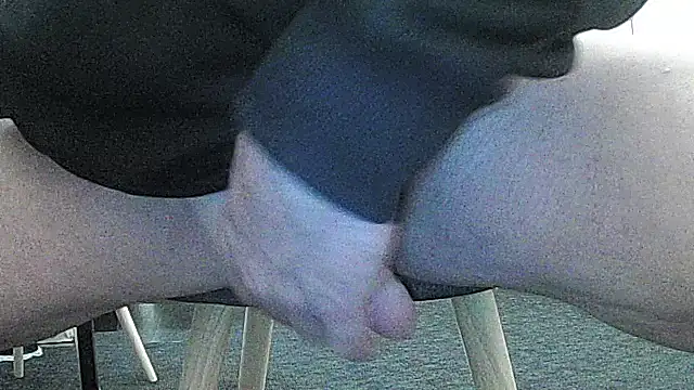 Snapshot of Nice8inchaussie chatting on November 2025 05:48:01 PM Nice8inchaussie online show from November 2025 05:48:01 PM