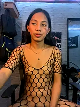 whiteladyboy online show from December 2025 04:13:01 PM