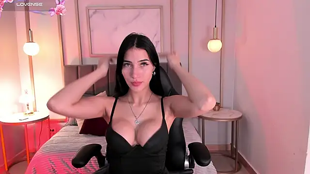 Christina Johns online show from November 2025 10:08:02 PM