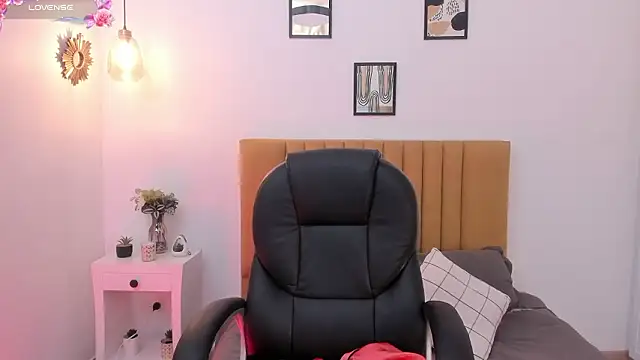 Christina Johns online show from March 2026 04:00:02 PM