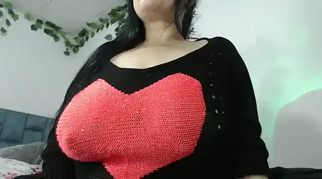 Snapshot of Donniia chatting on December 2024 11:38:02 PM Donniia online show from December 2024 11:38:02 PM