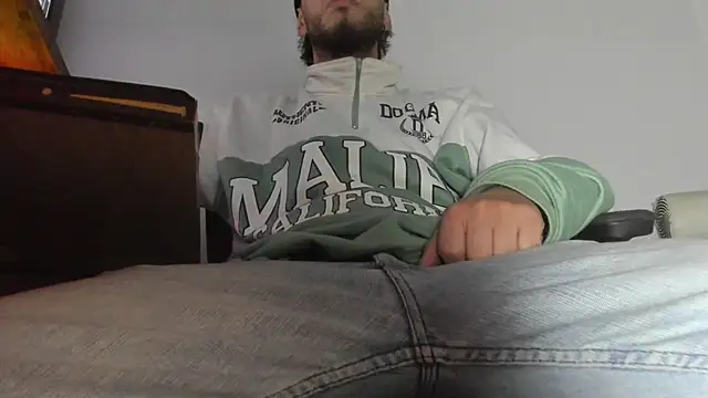 s sven03 online show from October 2025 11:27:01 PM