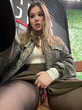 PumaShyXD online show from April 2026 12:52:02 PM