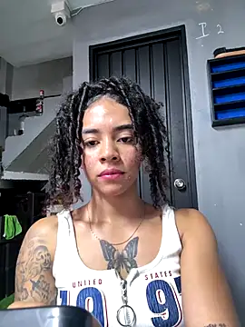 pretty pettite online show from December 2025 10:39:02 PM