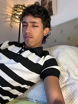 Ostin18hot online show from December 2025 02:08:02 AM