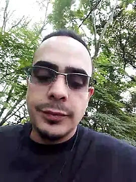 Snapshot of FeloBad chatting on May 2026 02:57:01 PM FeloBad online show from May 2026 02:57:01 PM