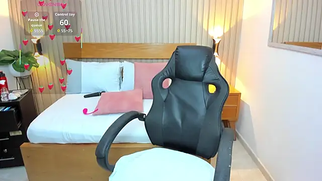 luciana ballesteros  online show from March 2026 12:21:02 PM