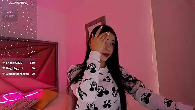 FaloonRoussel online show from October 2025 06:32:01 PM