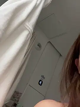 lyajoliee online show from February 2026 06:34:01 AM