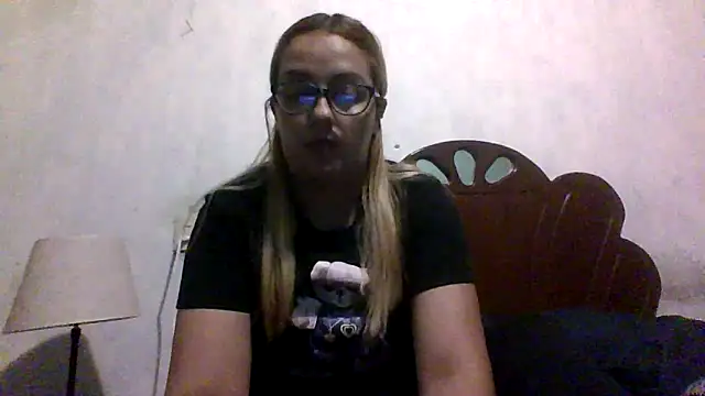 Samanthat33 online show from October 2025 11:28:02 PM