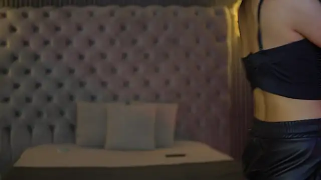 AmelyNoir online show from December 2025 05:07:02 PM