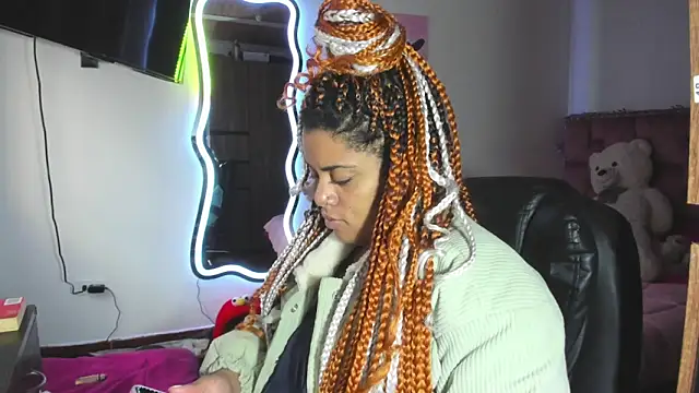 ladyrd1 online show from February 2026 11:01:01 PM