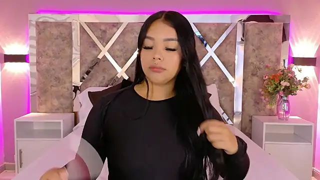 Snapshot of MarianaGarciaa__ chatting on May 2026 07:21:01 PM MarianaGarciaa online show from May 2026 07:21:01 PM