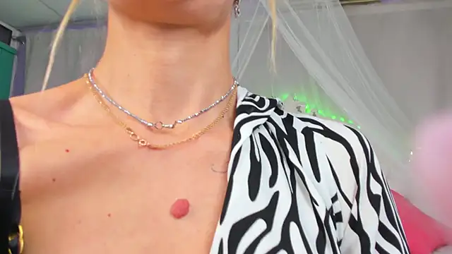 AlinaLovelyX online show from February 2025 04:35:02 AM