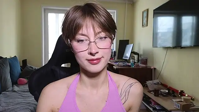 Snapshot of MalvinaBlum chatting on April 2026 05:41:01 AM MalvinaBlum online show from April 2026 05:41:01 AM