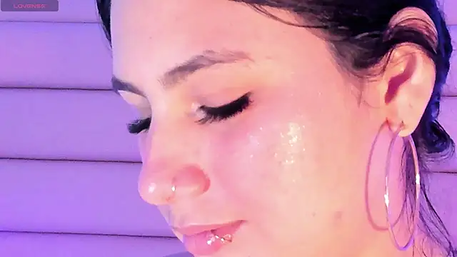 Snapshot of sabrinamilani chatting on March 2025 06:21:02 AM sabrinamilani online show from March 2025 06:21:02 AM