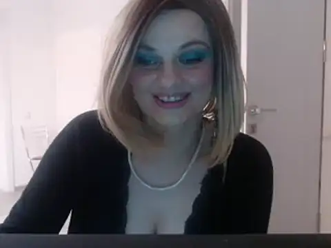 Snapshot of YourSweetJam chatting on January 2025 04:22:01 PM YourSweetJam online show from January 2025 04:22:01 PM