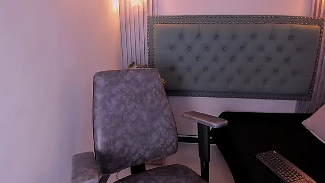 Celeste Mcs  online show from November 2025 03:51:02 AM