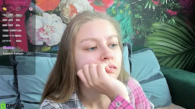 Snapshot of Polumna_cute chatting on April 2026 09:56:02 AM Polumna cute online show from April 2026 09:56:02 AM