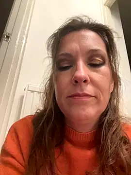 Lwhite1 online show from November 2025 05:01:02 PM