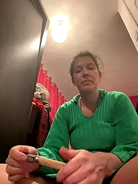 Lwhite1 online show from November 2025 05:35:02 PM