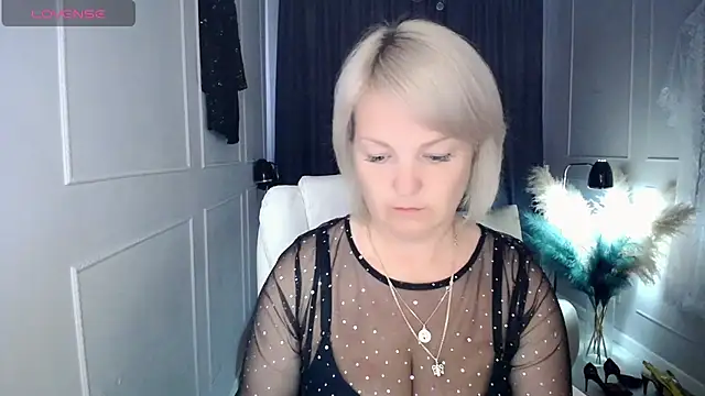 Snapshot of Juarnea chatting on June 2026 10:18:02 AM Juarnea online show from June 2026 10:18:02 AM