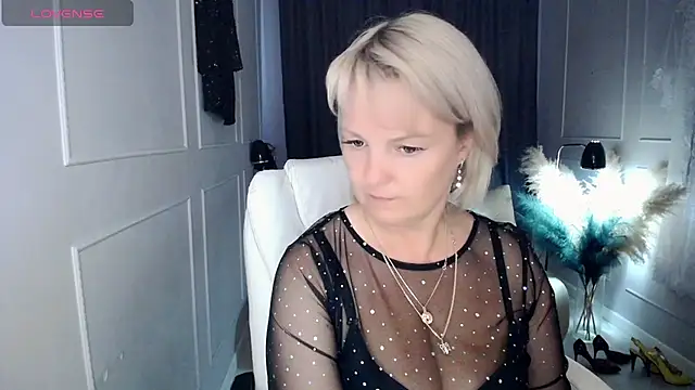 Snapshot of Juarnea chatting on June 2026 02:33:01 PM Juarnea online show from June 2026 02:33:01 PM