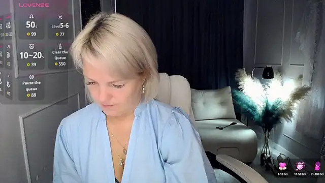Snapshot of Juarnea chatting on June 2026 11:04:02 AM Juarnea online show from June 2026 11:04:02 AM