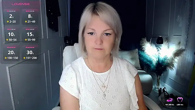 Snapshot of Juarnea chatting on June 2026 10:18:01 AM Juarnea online show from June 2026 10:18:01 AM
