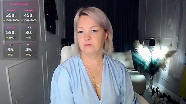 Snapshot of Juarnea chatting on June 2026 08:22:02 AM Juarnea online show from June 2026 08:22:02 AM