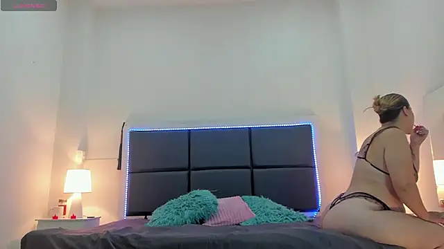 Aslhyn Gomez online show from October 2025 06:28:02 PM