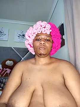 CocoBootyyy online show from October 2025 06:39:02 PM