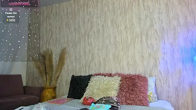 emily parkerr online show from February 2025 02:13:02 PM