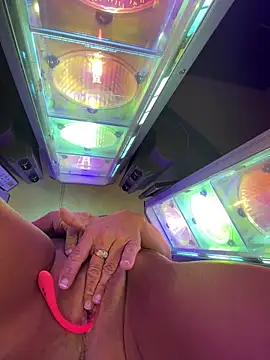 vixendoll87 online show from January 2025 04:40:01 PM