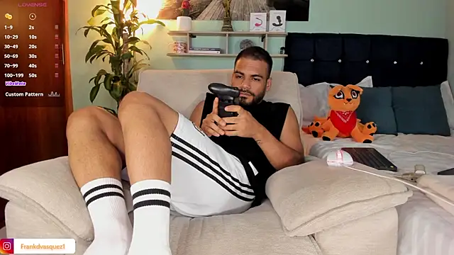 Neganhot  online show from February 2026 10:39:01 PM