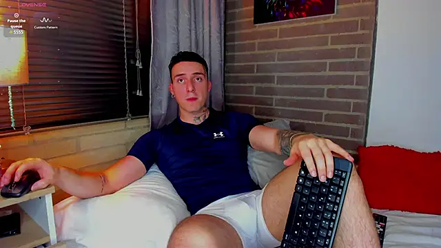 liam oficial02 online show from May 2026 03:13:02 AM